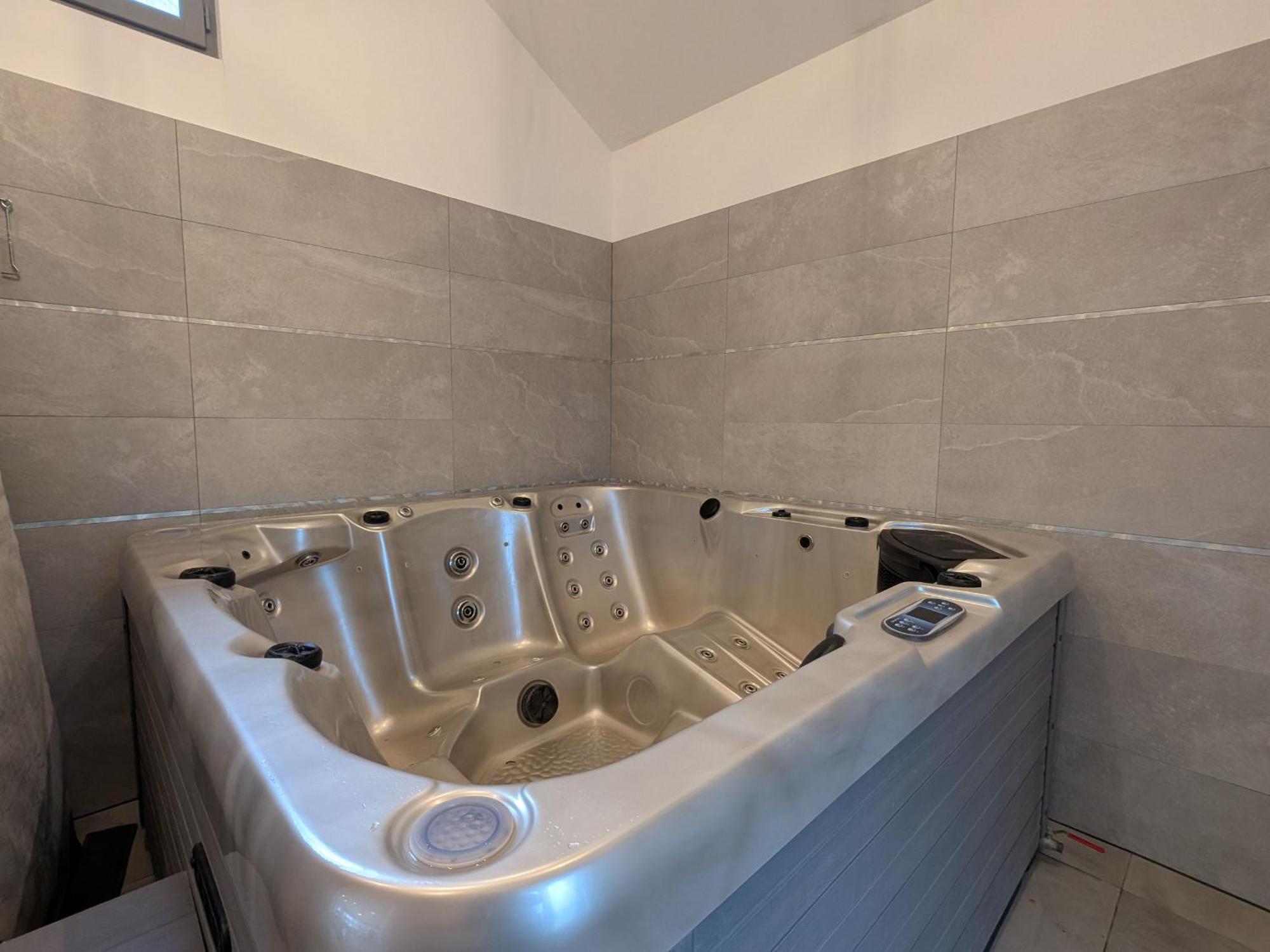 Evasion Vosgienne: Chalet De Luxe, Spa, Sauna, Proche Randos Et Stations De Ski - Fr-1-589-313 Fresse-sur-Moselle Luaran gambar